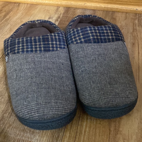 Isotoner gray tweed and navy plaid slippers with rubber sole size 11-12 - Picture 1 of 7